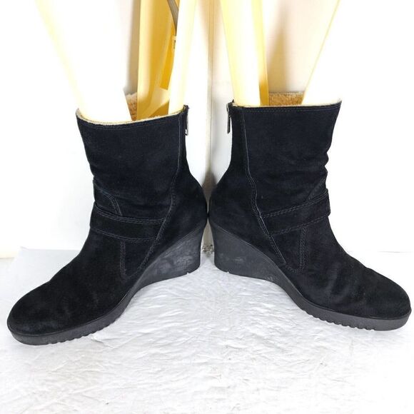 UGG Women's Gisselle US 7 Black Suede Zip Up Wedge Heel Ankle Boot 5593 - Picture 5 of 12